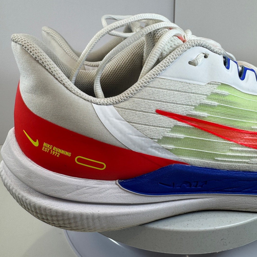 Nike Winflo 10 Men's Running Shoes White Red Blue‎ Lightweight Size 11.5 - Picture 2 of 11